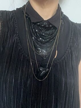 Rose Gold and Black Strand metal necklace